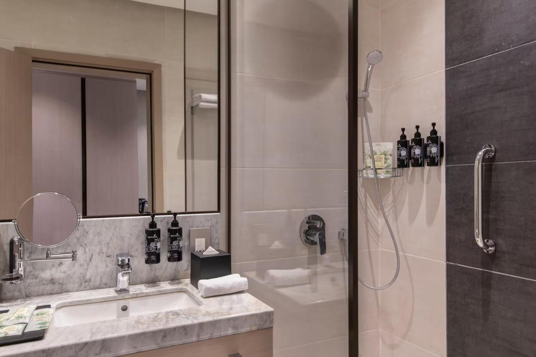 Ramada By Wyndham Riyadh King Fahd Road Dış mekan fotoğraf