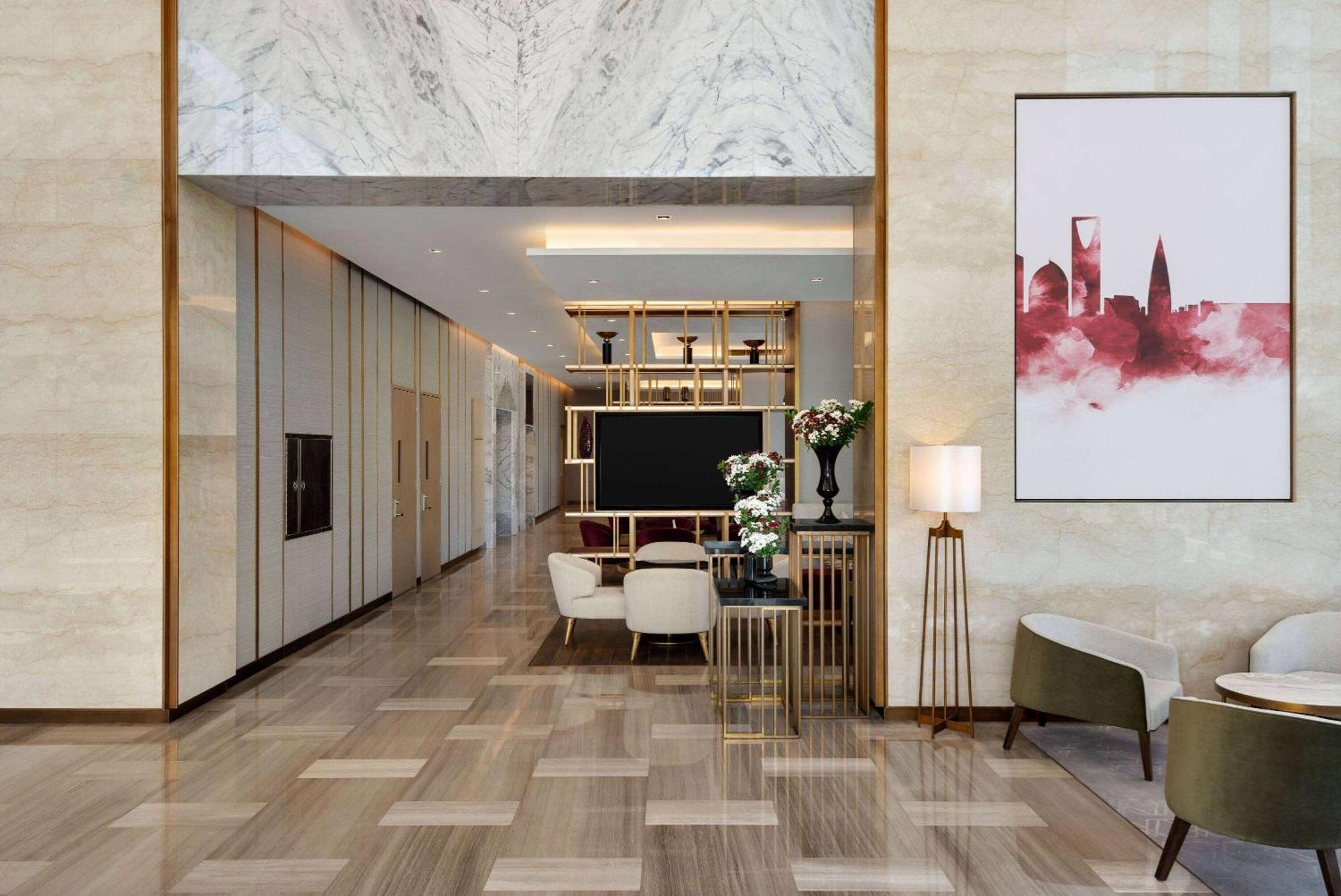 Ramada By Wyndham Riyadh King Fahd Road Dış mekan fotoğraf The lobby of the hotel